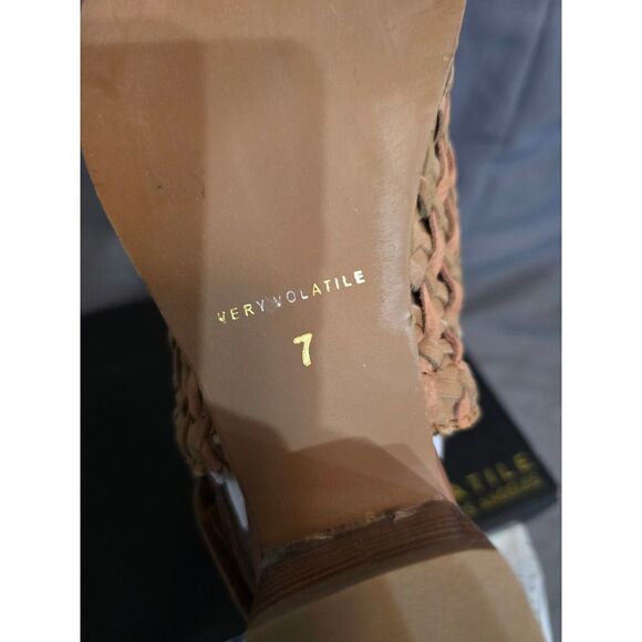 NWT Very Volatile Women's Longview Heeled Sandal Size 7 - Picture 5 of 6
